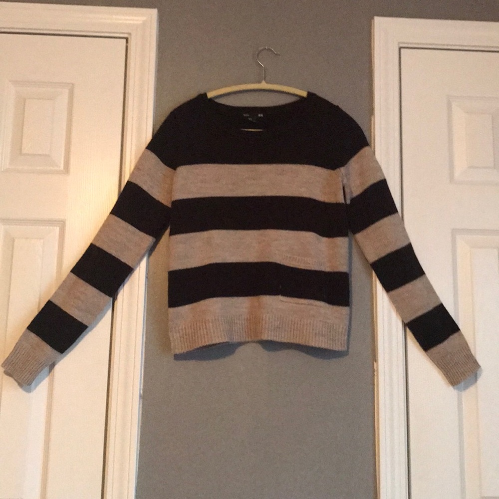 black and grey h&m stripped sweater